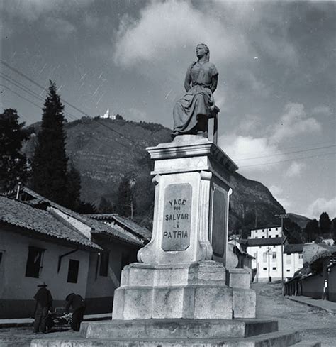 Field Trip - Estatua de Policarpa Salavarrieta