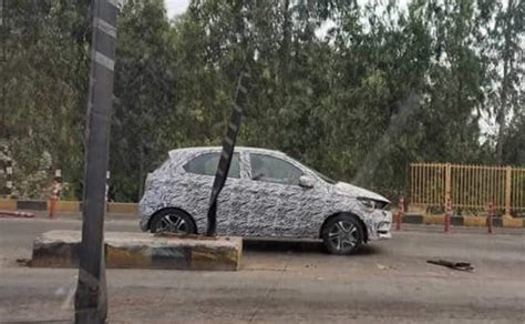 Tata Tiago Facelift Spotted Testing | CarsRadars