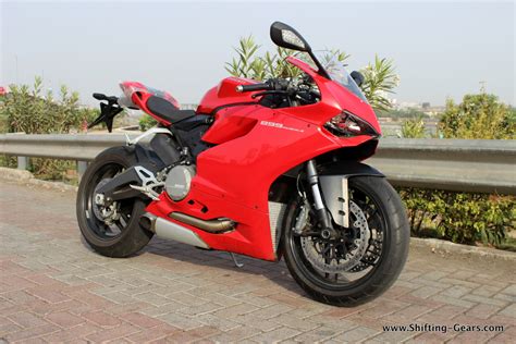 Ducati Panigale 899: Review - Shifting-Gears