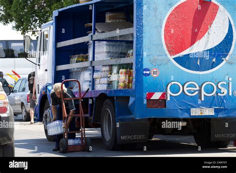 Pepsi cola delivery truck hi-res stock photography and images - Alamy