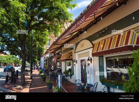 Restaurant on Main Street in downtown Nashua, New Hampshire, USA Stock Photo - Alamy