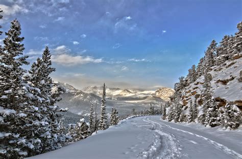 3 Short Snow Hikes in Rocky Mountain National Park - Trailing Away