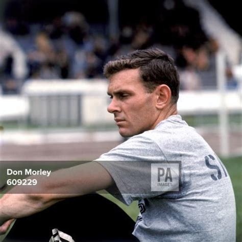 Peter Snell, New Zealand (1960 and 1964 Olympic 800m gold medallist) | 1964 olympics, Retro ...