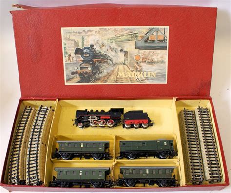 Vintage HO Scale MARKLIN Tin Train Set, FM 800 Loco,