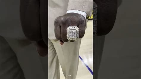 Shaq Shows Off His Hall of Fame Ring 👀 - YouTube