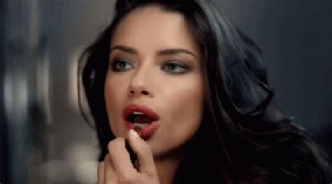 Adriana Lima Using Red Lipstick GIF | GIFDB.com