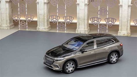 Mercedes-Benz Maybach enters EV game with EQS 680 SUV