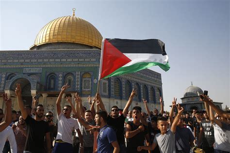 All gates opened, age restrictions lifted at Al-Aqsa Mosque | Daily Sabah