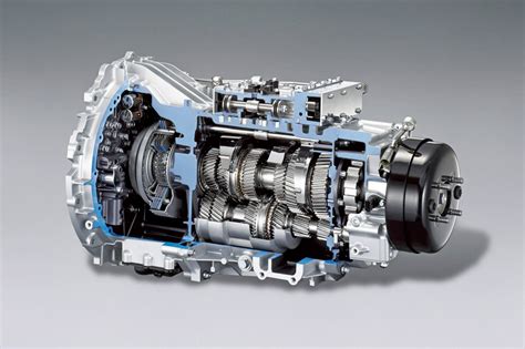 Daimler Offers the First Dual Clutch Transmission on a Truck - autoevolution