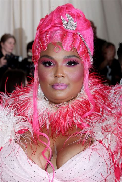 Lizzo’s Wildest Beauty Looks Through the Years: Pics