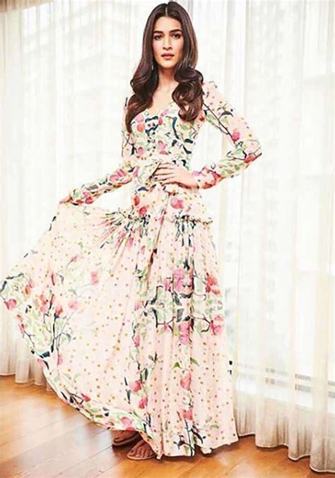 8 Kriti Sanon floral outfits we love | Femina.in