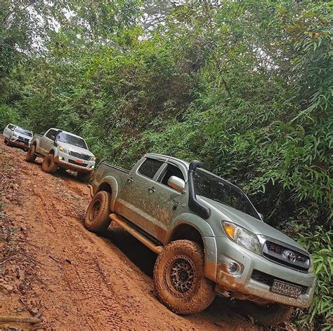 Toyota hilux 4×4 off road extreme drivers amazing high performace fast ...