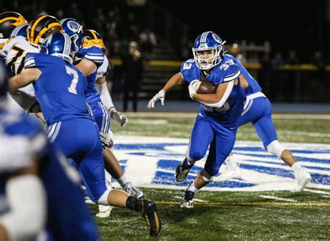 Caldwell football keeps state-best winning streak going with win over Cedar Grove