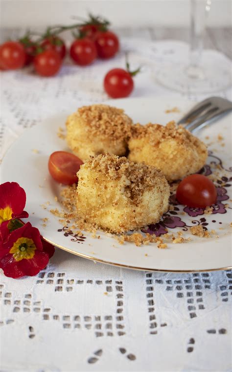 Cheese dumplings - little cheese dumplings in bread crumbs