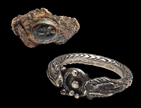 Lucky jewellery Pompeii, outside Porta Nola Some people wore jewellery featuring good luck ...