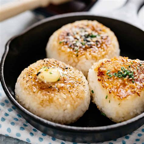 Yaki Onigiri (Grilled Rice Balls) 焼きおにぎり - TasteNippon.com