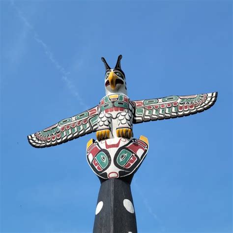 Kwa-Ma-Rolas Totem Pole | Chicago, Illinois - Atlas Obscura