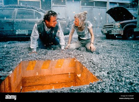 VOLCANO TOMMY LEE JONES, Anne HECHE Date : 1997 Photo Stock - Alamy