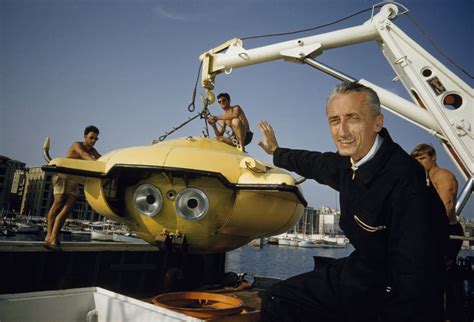 Jacques Cousteau and his "Diving Saucer" (1960's) : OldSchoolCool