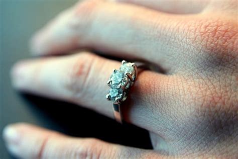 How Much Does an Engagement Ring Cost? | HowMuchIsIt.org