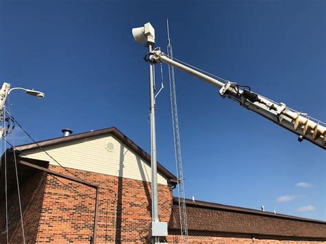 Crews installing new tornado sirens in Perryville, Mo.