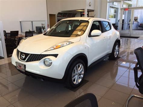 2014 Nissan Juke in Pearl White... She's a looker! | Nissan juke, Suv ...