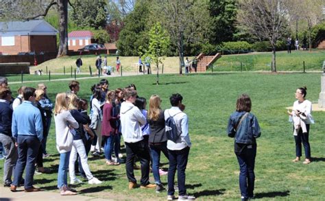 Admissions Tours - University of Virginia