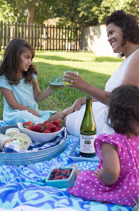 Backyard Picnic for Mother's Day