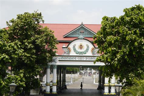 Learning History at the Sultan's Palace in Yogyakarta - Booze, Food, Travel