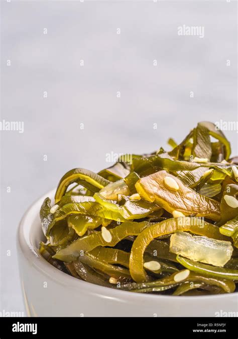 Seaweed salad, laminaria Stock Photo - Alamy