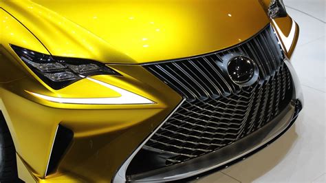 Lexus LF-C2 Concept Roadster Shows An Even Racier Side: Live Photos & Video