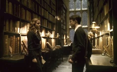 Warning: This "Harry Potter" behind-the-scenes photo removes some of the magic of Hogwarts ...