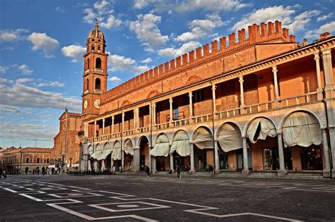 Faenza, Italia: informazioni per visitare la città - Lonely Planet