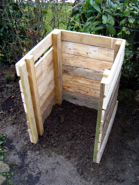 compost bin from pallets - Google Search in 2020 | Diy compost, Compost ...