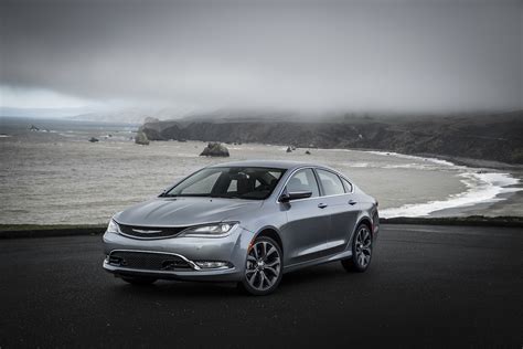 2017 Chrysler 200 Styling Review - The Car Connection