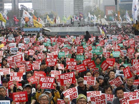 South Koreans stage mass protest calling on embattled President Park Geun-hye to resign | The ...