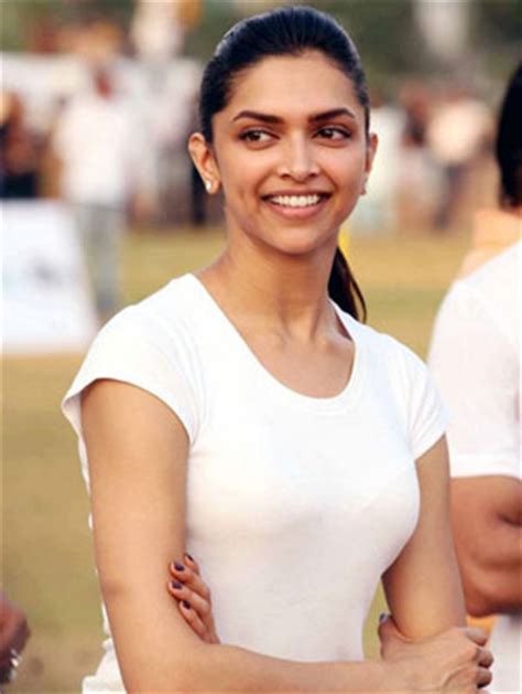 10 Pictures of Deepika Padukone Without Makeup That Prove She is ...