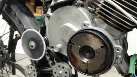 Centrifugal Clutch Installation on the 80cc Chinese 2-stroke motorized bicycle engine - YouTube