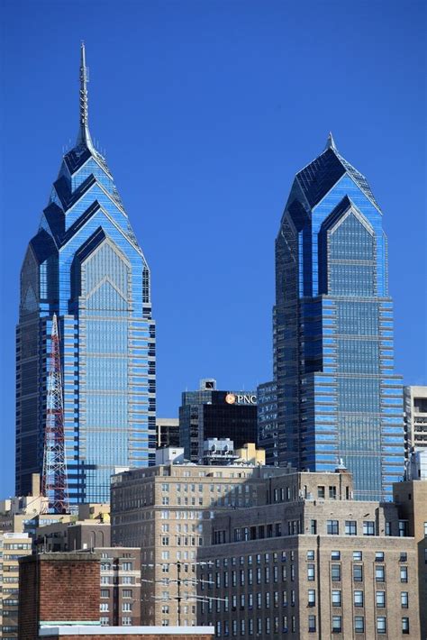 (L) One Liberty Place (1987) : (R) Two Liberty Place, Philadelphia PA ...