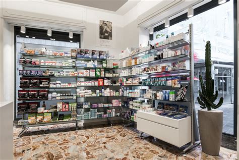 Vintage Small Store Interior Design for Medicine Retail Shop - Retail ...