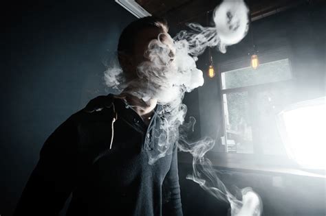 Vape Tricks 101 - How to Do 13 of the Most Popular Smoke Tricks