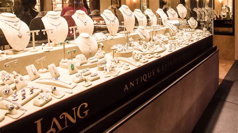 How To: Collecting Antique Jewellery In 2022