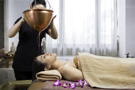 Head Oil Massage – Tranquility Spa & Wellness