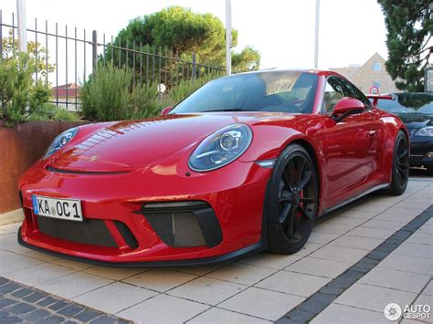 Carmine Red 2018 Porsche 911 GT3 Is a Sight For Sore Eyes - autoevolution