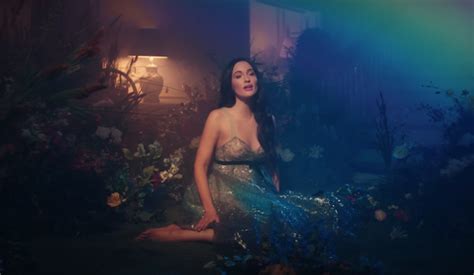 Kacey Musgraves Shares "Rainbow" Music Video: Watch - Stereogum