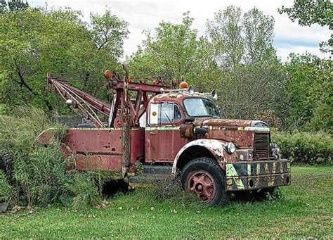 Photo Gallery: Vintage Tow Trucks and Wreckers | Tow truck, Trucks ...