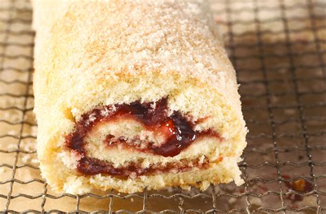 Jam roly-poly with custard | British Recipes | GoodtoKnow