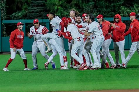 Pictures of the Phillies' playoff-clinching victory at Citizens Bank Park