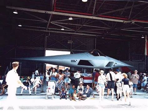 Mcdonnell-Douglas A-12 Avenger II Amazing Flying Wing Prototype! Looks like a next-gen Horten ...