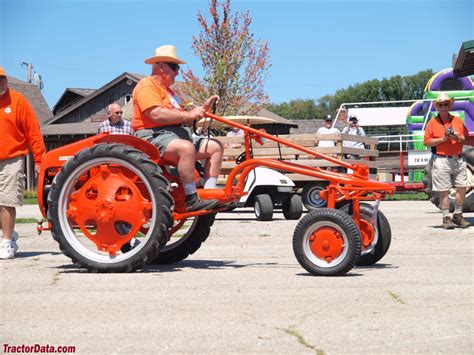 TractorData.com Allis Chalmers G tractor photos information